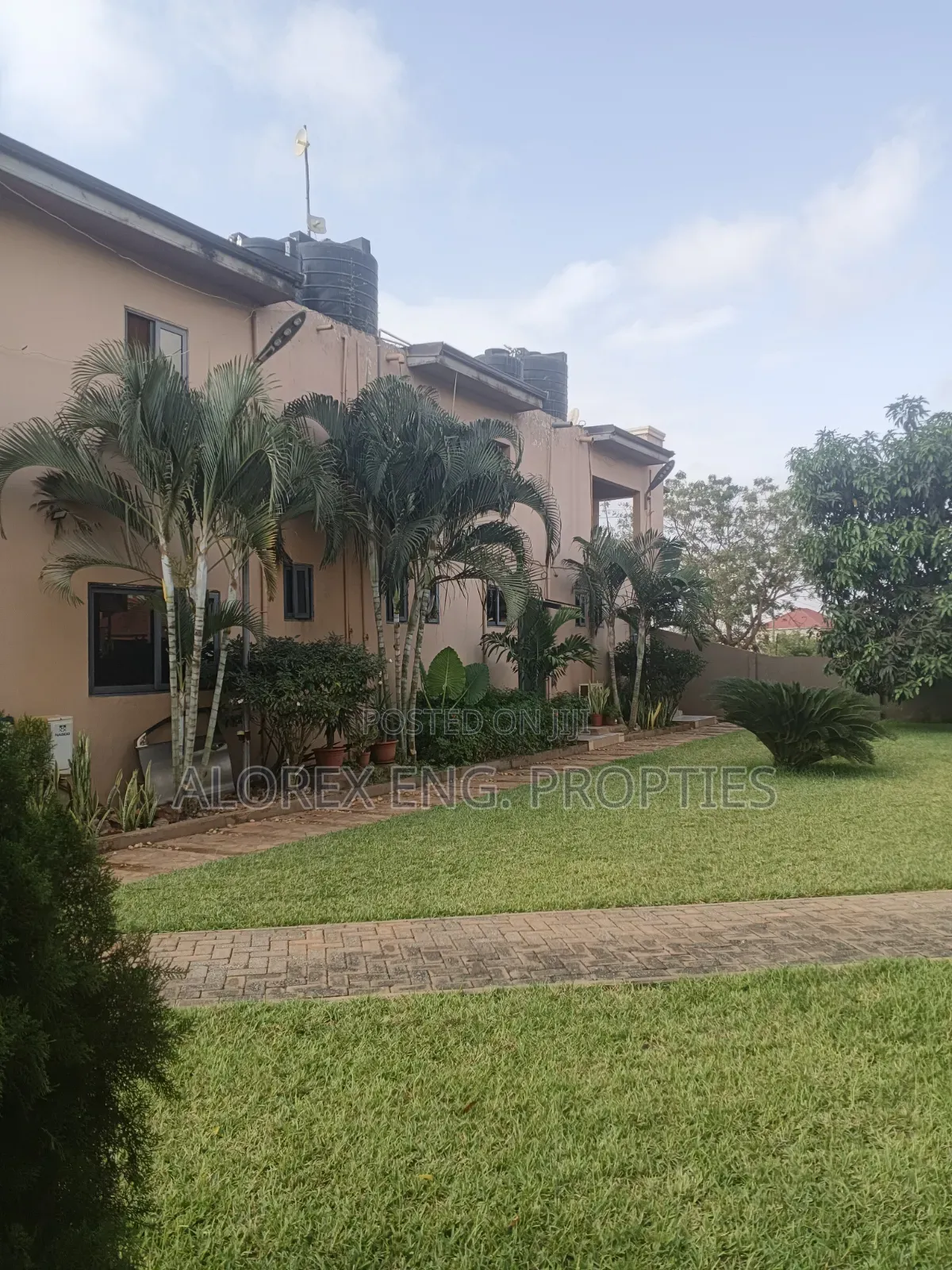 1bdrm Apartment in Oyarifa, Ghana Flag for rent