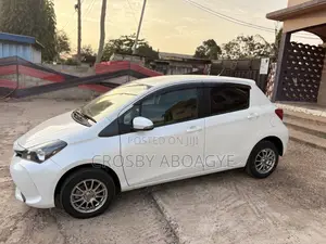 Toyota Vitz 1.3 AWD 5dr 2015 White