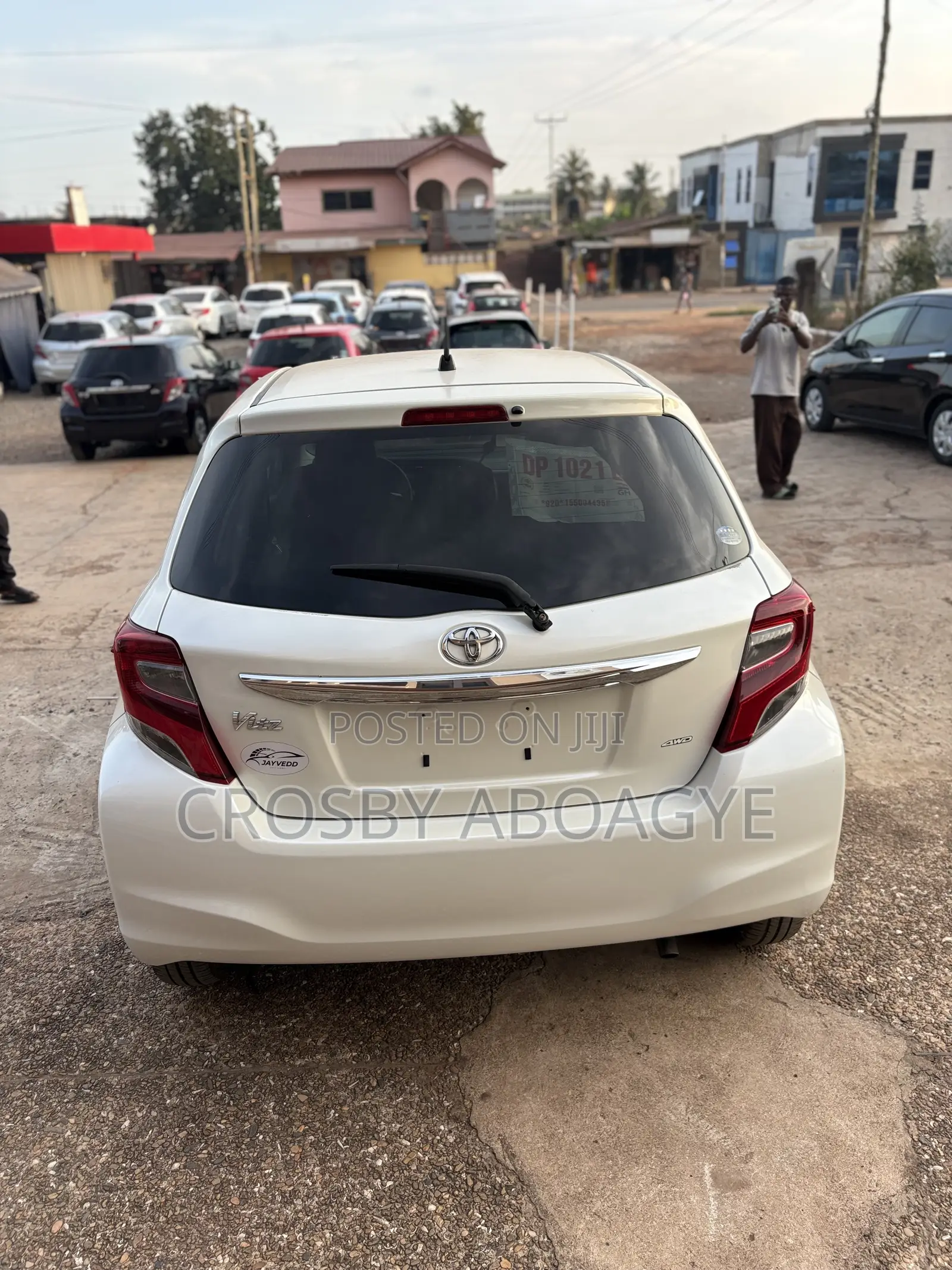 Toyota Vitz 1.3 AWD 5dr 2015 White