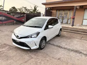 Toyota Vitz 1.3 AWD 5dr 2015 White