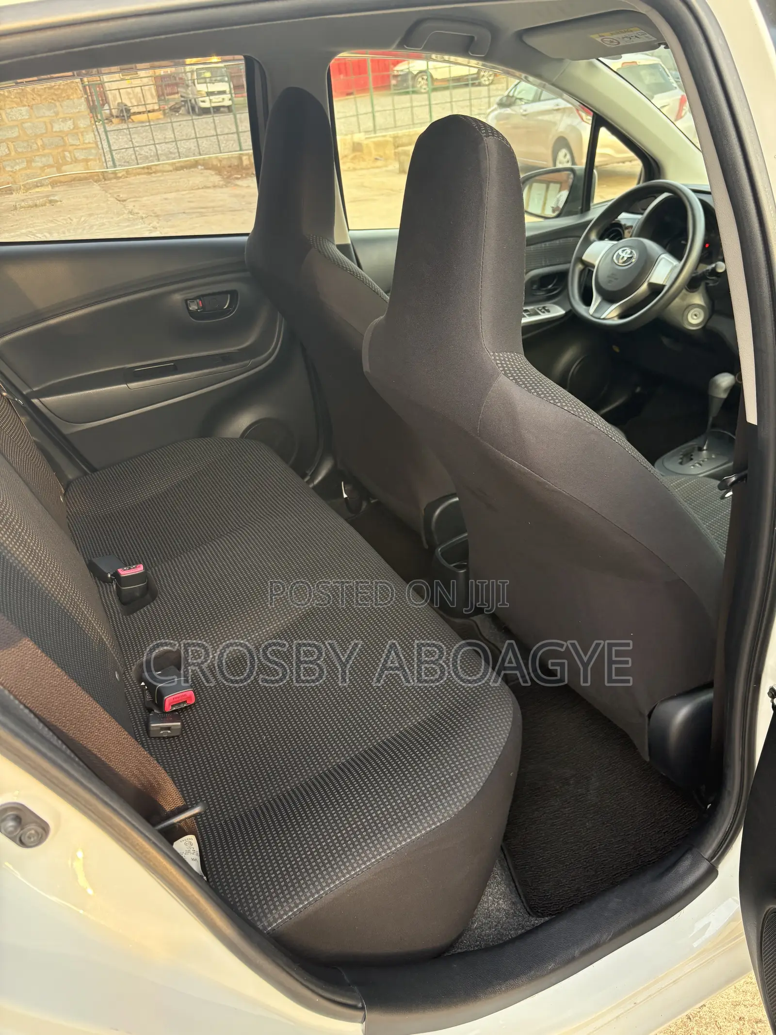Toyota Vitz 1.3 AWD 5dr 2015 White