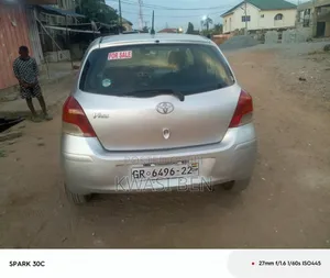 Toyota Vitz 2010 Gray