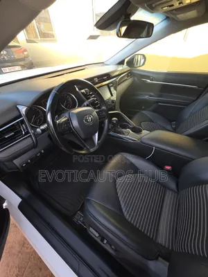 Toyota Camry SE FWD 2020 White