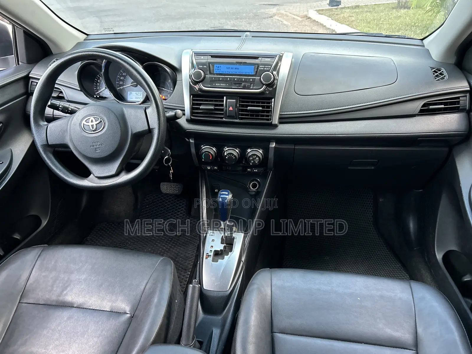 Toyota Yaris 2016 Silver