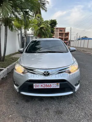 Toyota Yaris 2016 Silver