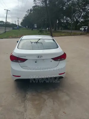 Hyundai Elantra Limited Sedan FWD (1.8L 4cyl 6A) 2016 White