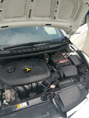 Hyundai Elantra Limited Sedan FWD (1.8L 4cyl 6A) 2016 White
