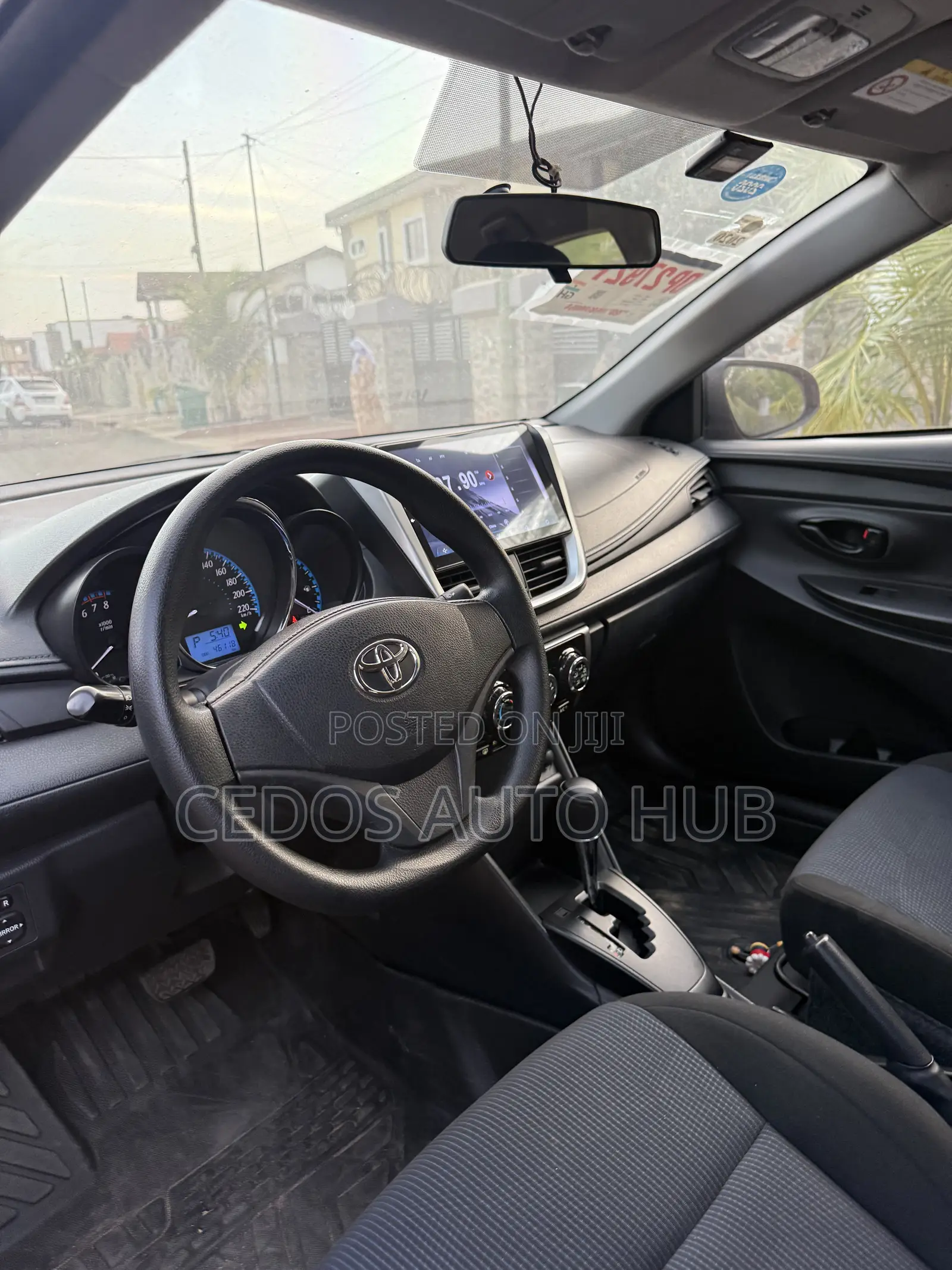 Toyota Yaris L Hatchback 5dr 2018 Burgundy