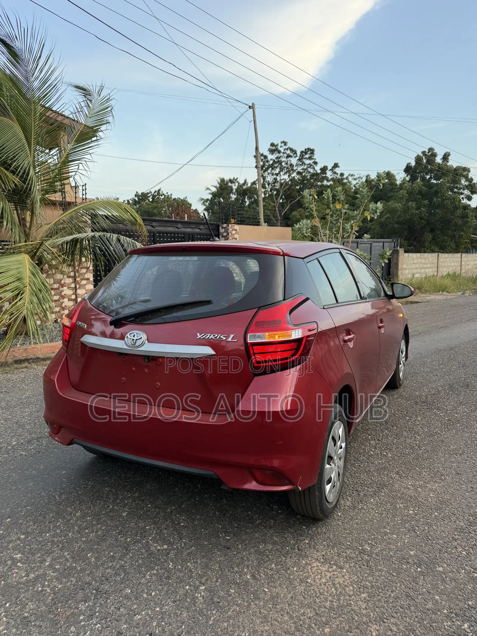 Toyota Yaris L Hatchback 5dr 2018 Burgundy