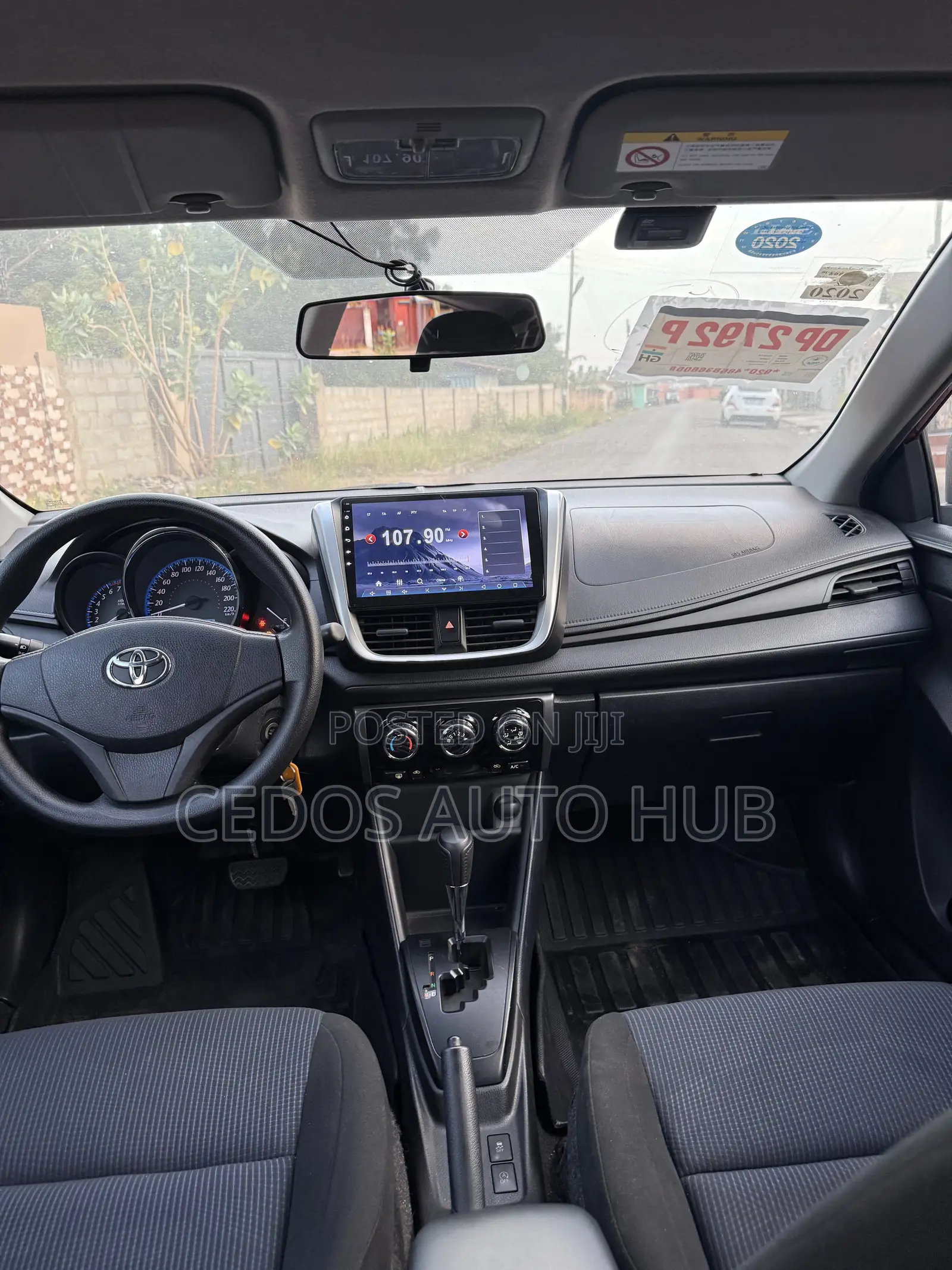 Toyota Yaris L Hatchback 5dr 2018 Burgundy