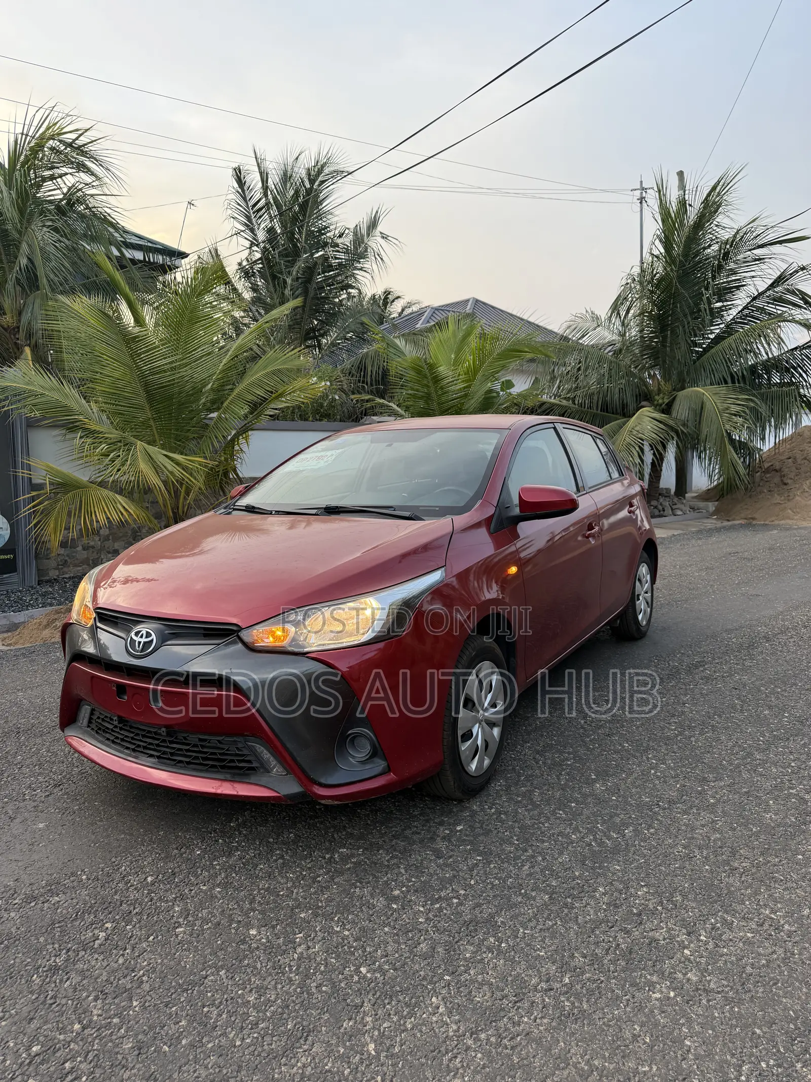 Toyota Yaris L Hatchback 5dr 2018 Burgundy