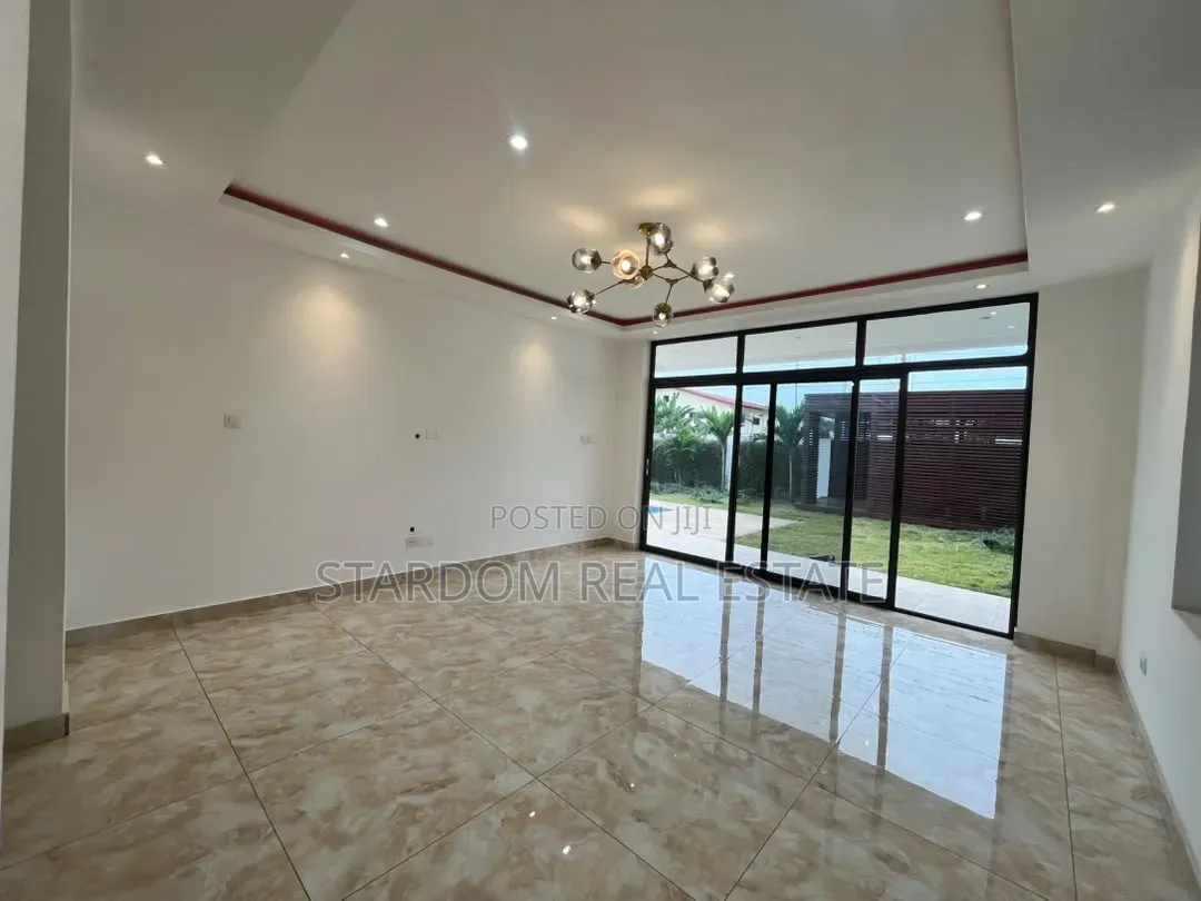 4bdrm Duplex in East Legon, American House for rent