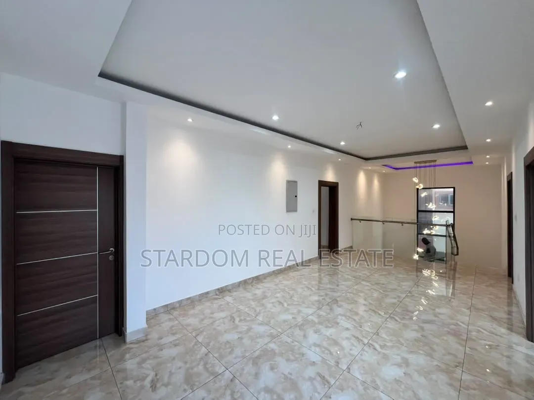 4bdrm Duplex in East Legon, American House for rent
