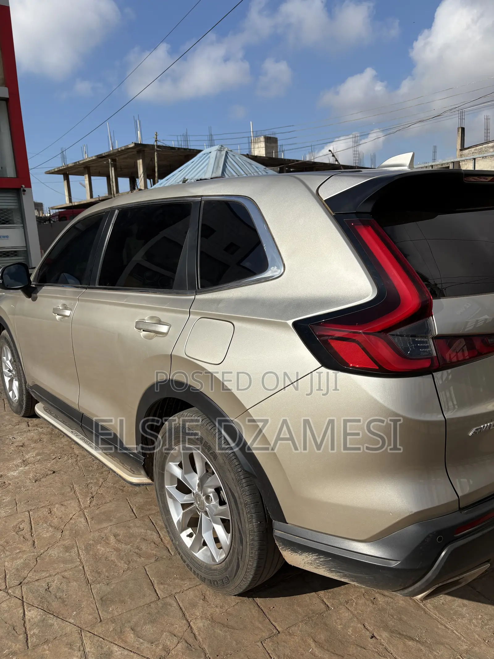 Honda CR-V 2023 Gold