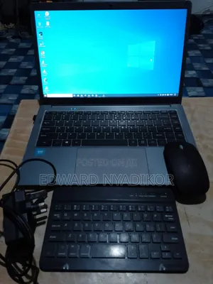 Laptop 4GB Intel SSD 128GB