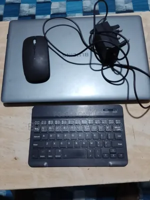 Laptop 4GB Intel SSD 128GB