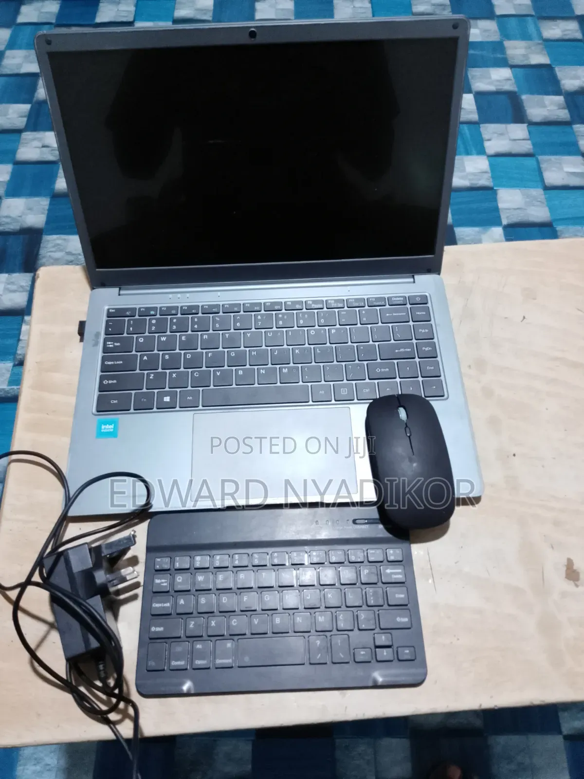 Laptop 4GB Intel SSD 128GB