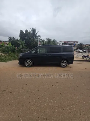Toyota Voxy V 2WD 7-Seater 2014