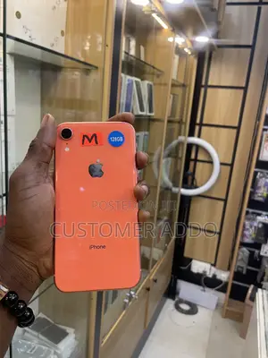 New Apple iPhone XR 64 GB Gold