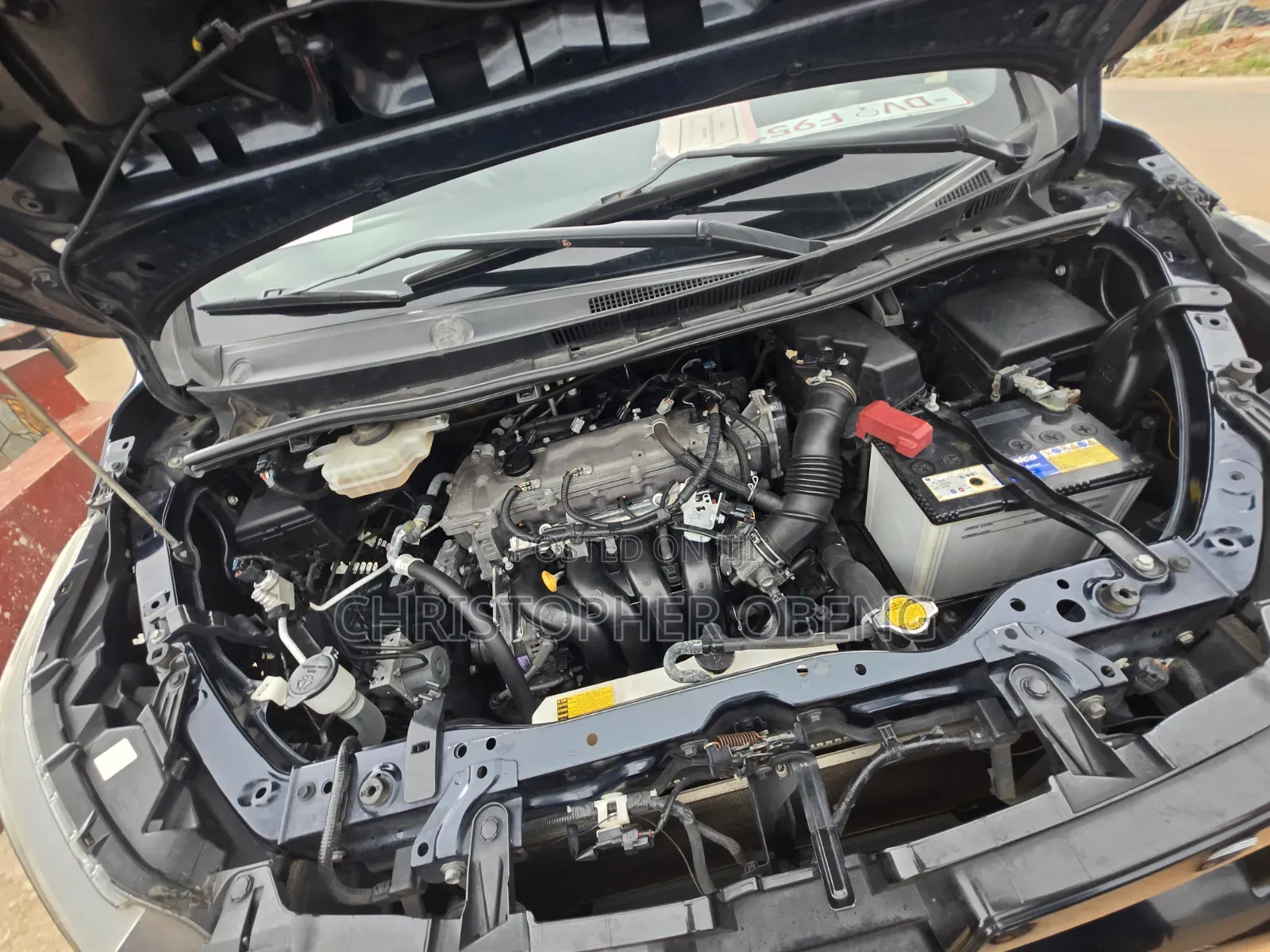 Toyota Voxy V 2WD 7-Seater 2014
