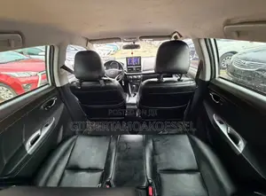 Toyota Yaris 2015 Silver