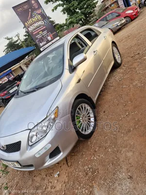 Toyota Corolla LE 4dr Sedan (1.8L 4cyl 4A) 2010 Silver