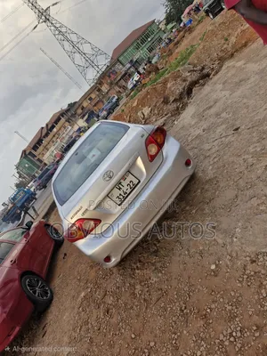 Toyota Corolla LE 4dr Sedan (1.8L 4cyl 4A) 2010 Silver