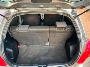 Toyota Vitz 2010 Silver