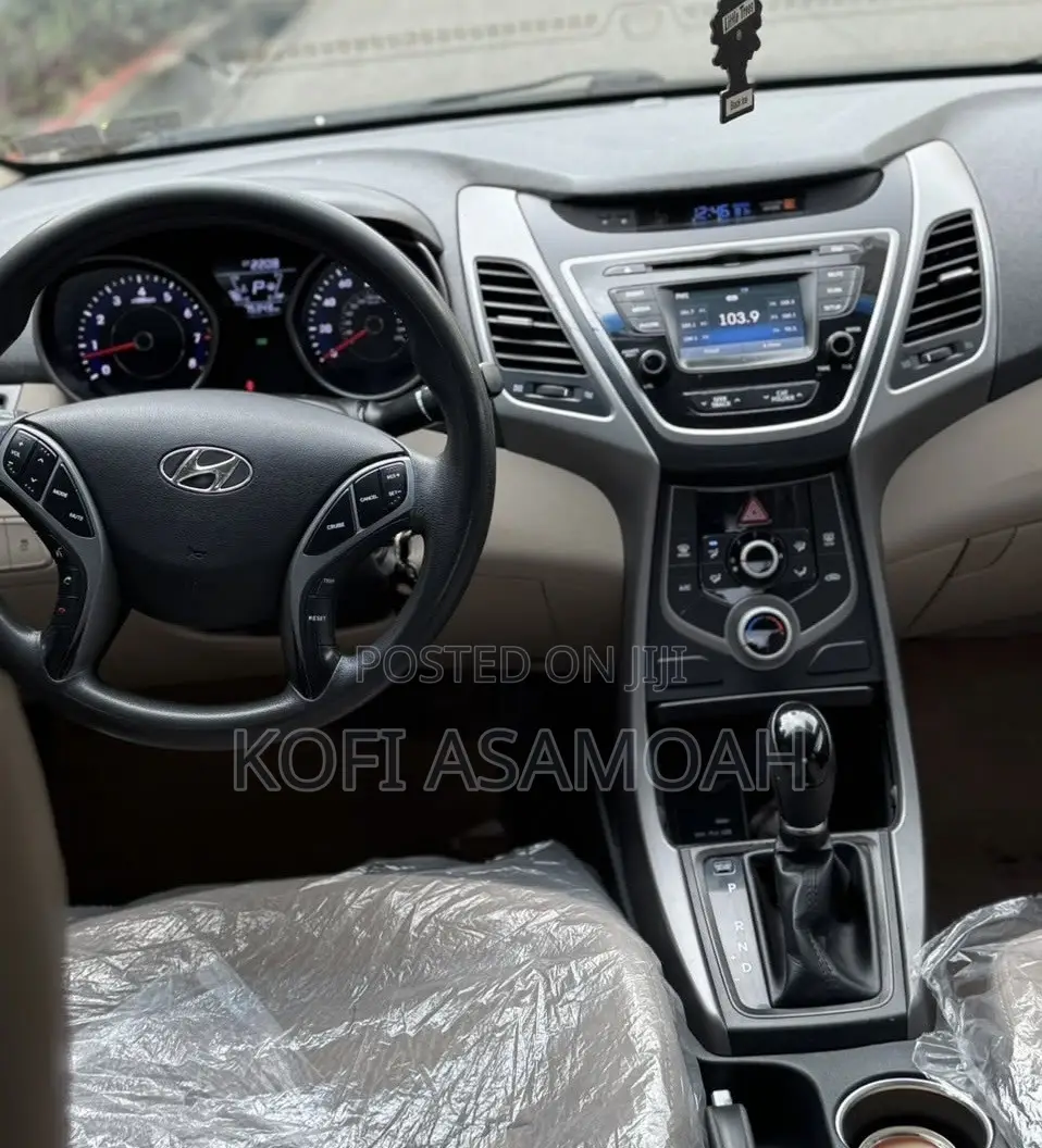 Hyundai Elantra SE Sedan FWD (1.8L 4cyl 6A) 2016 Black