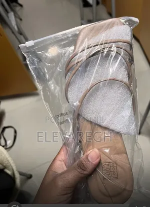 Simple Slippers (Khaki Size 40 )