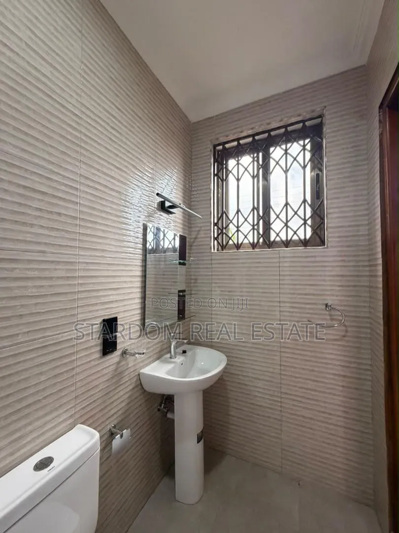 2bdrm Apartment in East Legon, American House for rent