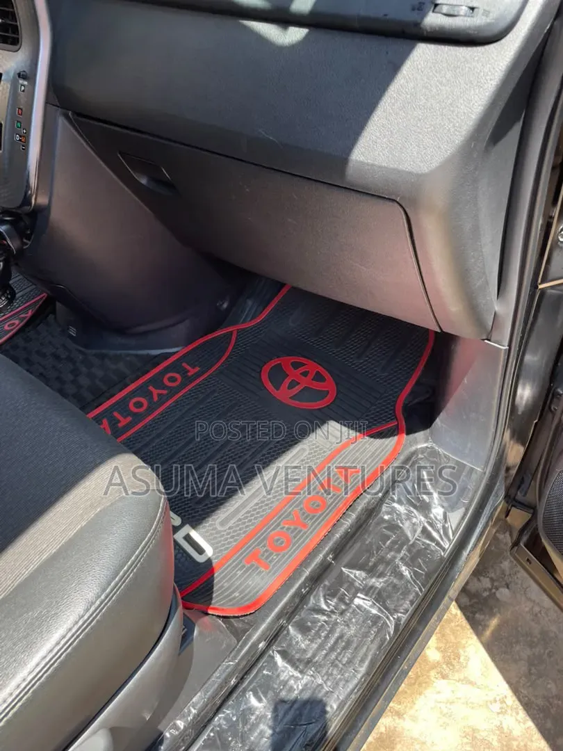 Toyota Voxy V 2WD 8-Seater 2013 Black