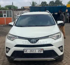 Toyota RAV4 2018 White