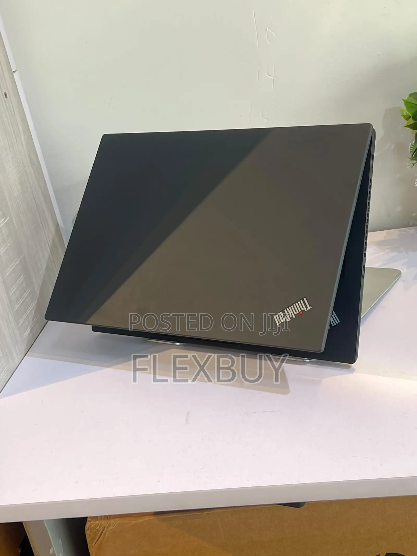 New Laptop Lenovo ThinkPad T490s 16GB Intel Core i5 SSD 256GB