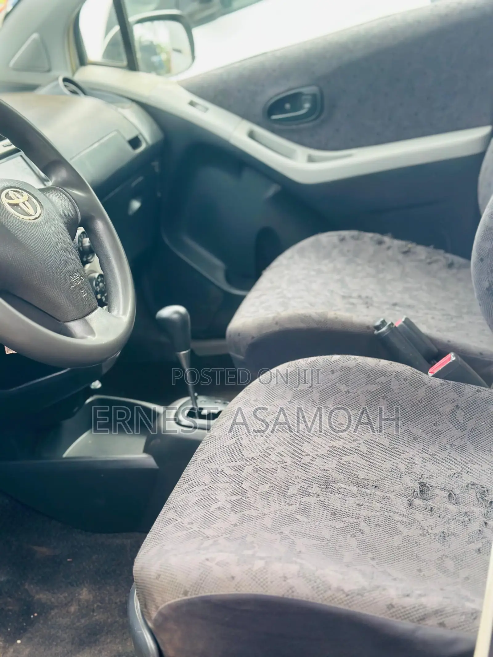 Toyota Vitz 2010 White