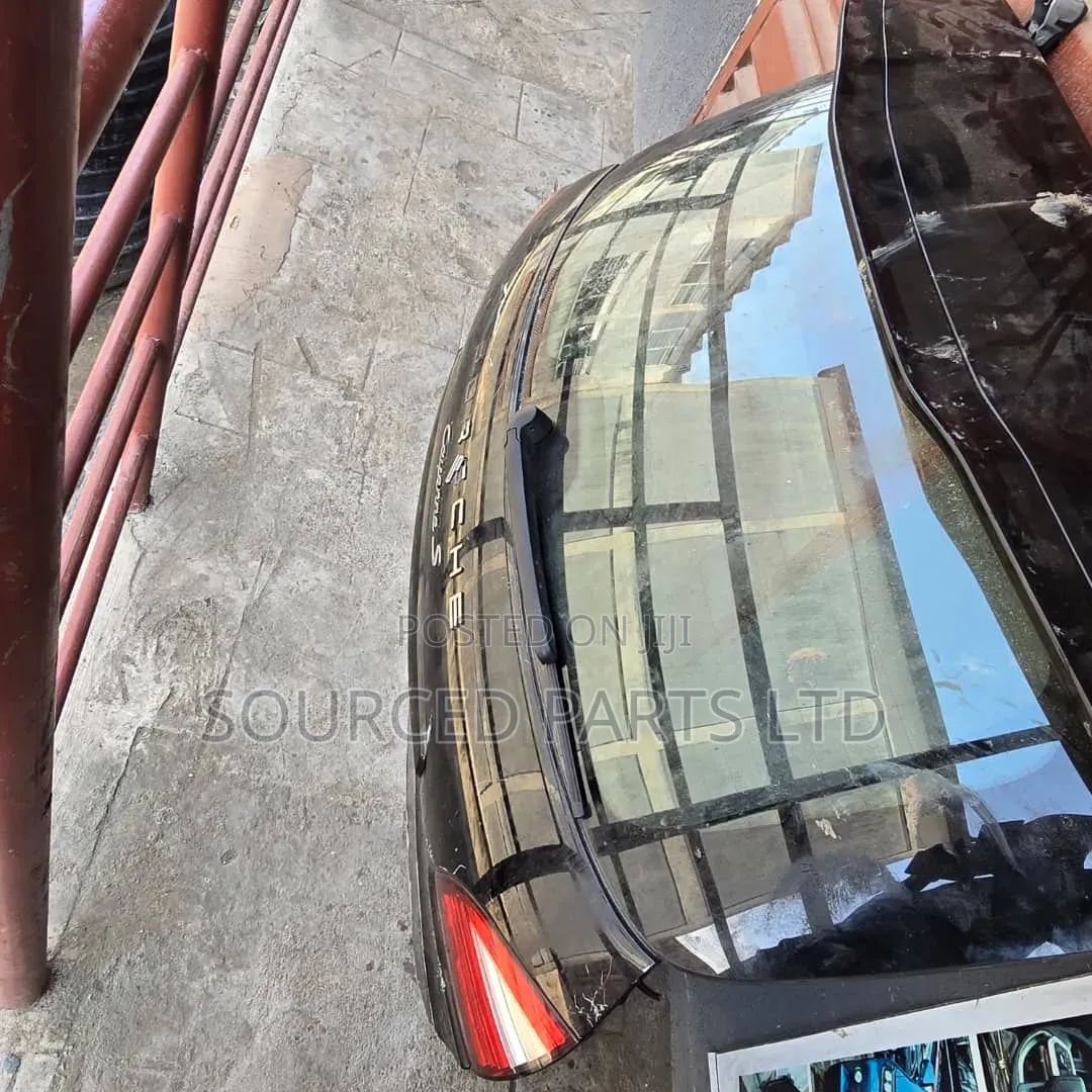 2013 Porsche Cayenne Boot
