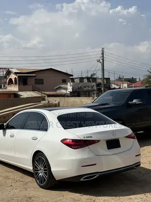 Mercedes-Benz C300 2023 White