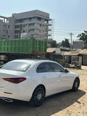 Mercedes-Benz C300 2023 White