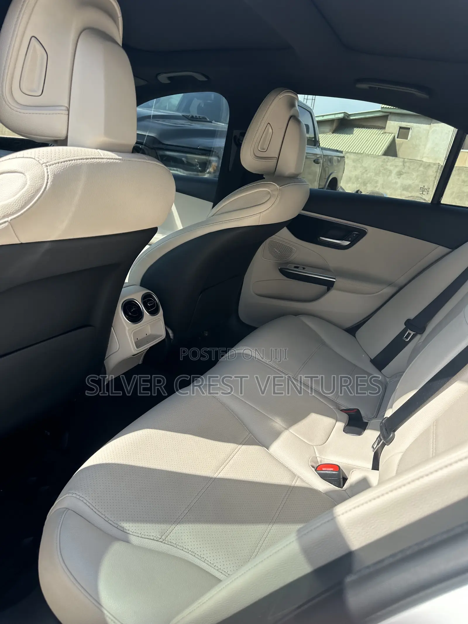 Mercedes-Benz C300 2023 White