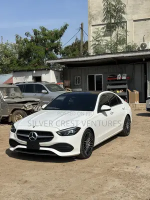 Mercedes-Benz C300 2023 White