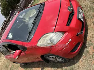 Toyota Vitz 2010 Red