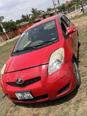 Toyota Vitz 2010 Red