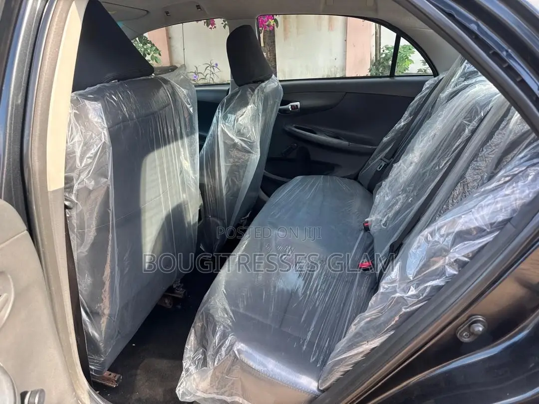 Toyota Corolla LE Special Edition 4dr Sedan (1.8L 4cyl 4A) 2013 Black