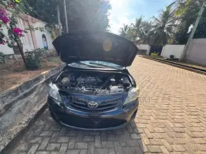 Toyota Corolla LE Special Edition 4dr Sedan (1.8L 4cyl 4A) 2013 Black