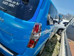 Hyundai Starex 2013 White
