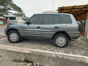 Toyota RAV4 Base 4x4 1997 Gray