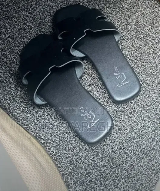 Simple Hermes Slippers