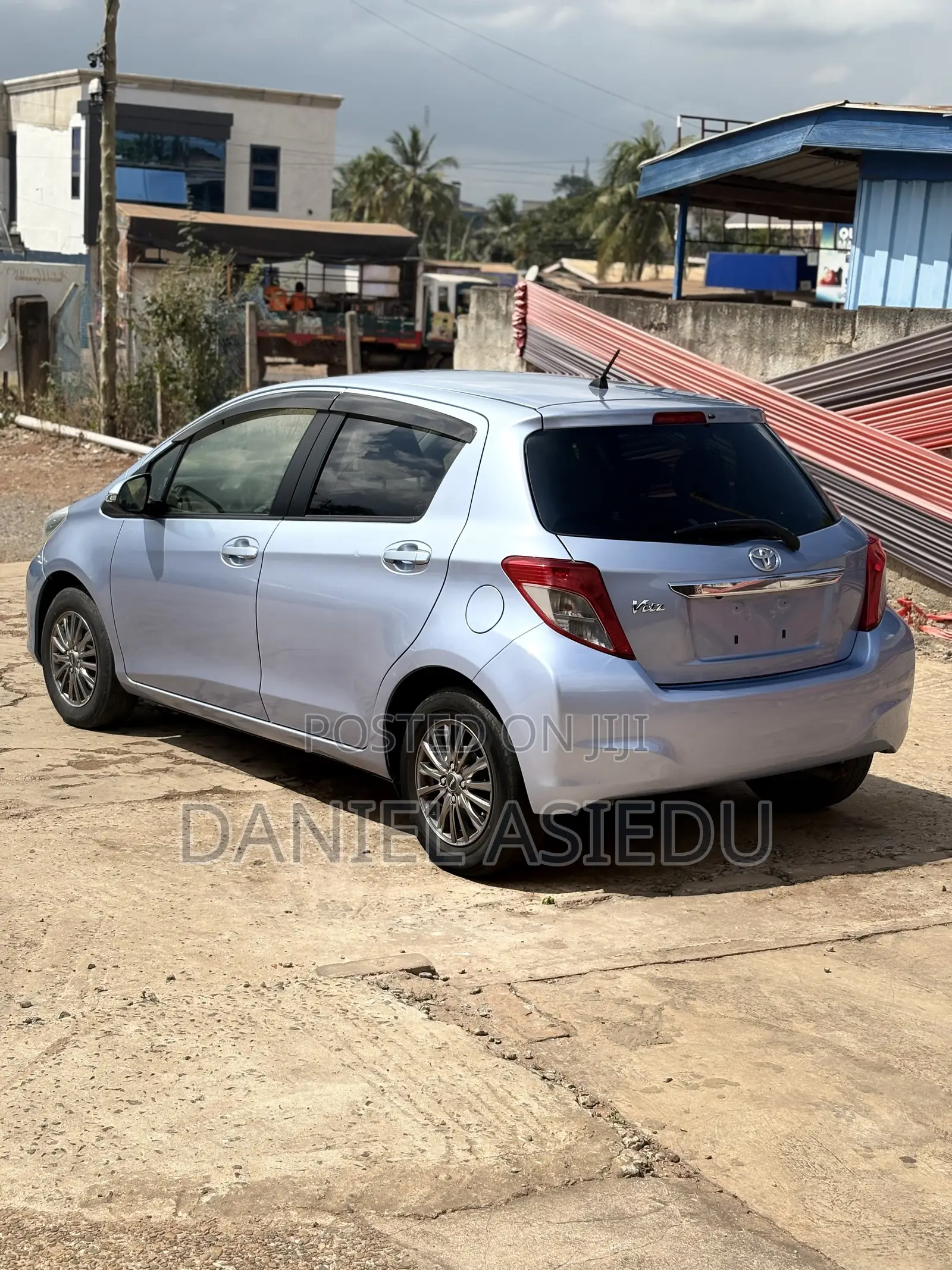 Toyota Vitz 1.3 AWD 3dr 2013 Blue