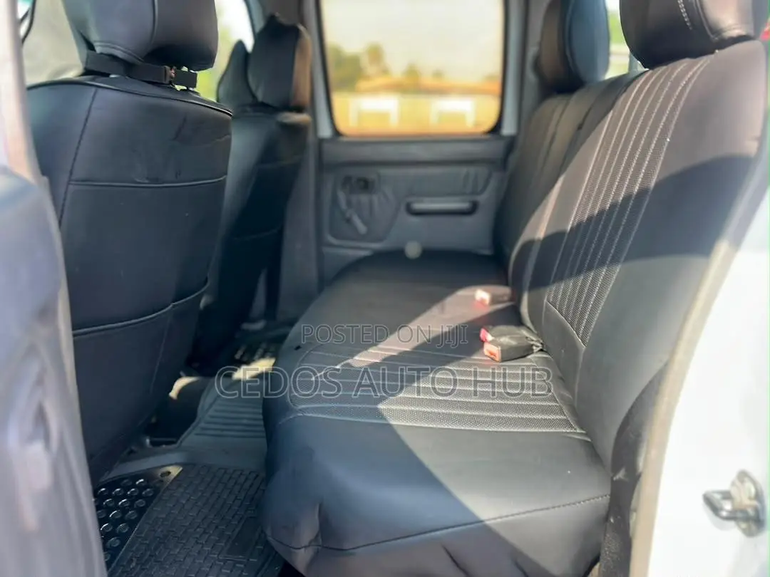 Nissan Hardbody 2019 White