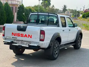 Nissan Hardbody 2019 White